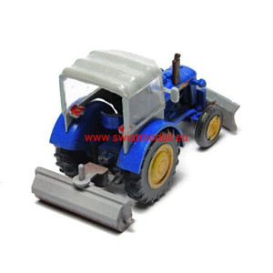 Ciągnik Zetor 50 Super z kabiną i pługiem SDV Model SDV431