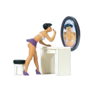 Preiser 28206, Podczas make-up