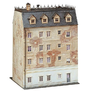 Kamienica miejska ze sklepem mięsnym, Faller 130451 Faller - 2