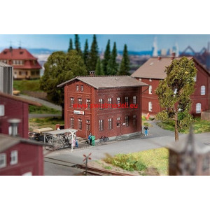 Kolejowy budynek administracyjny Faller 120235