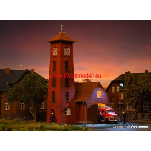 Remiza strażacka Bahlburg-Lüneburg z pojazdem Ford FK 2500 Kibri 39210