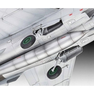 MiG-25 RBT FOXBAT B REVELL 03878